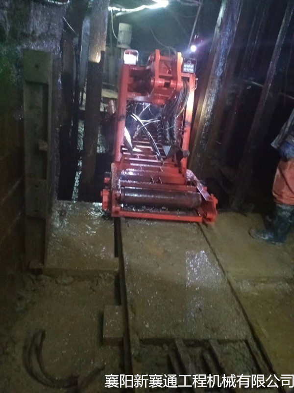 1595299498127138.jpg 扒渣机5_副本.jpg