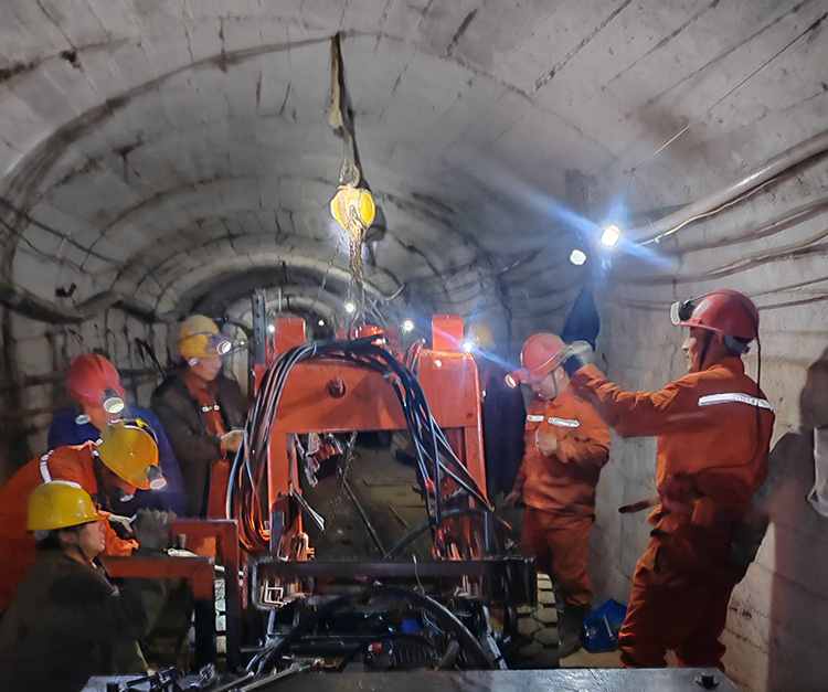 电动扒渣机操作